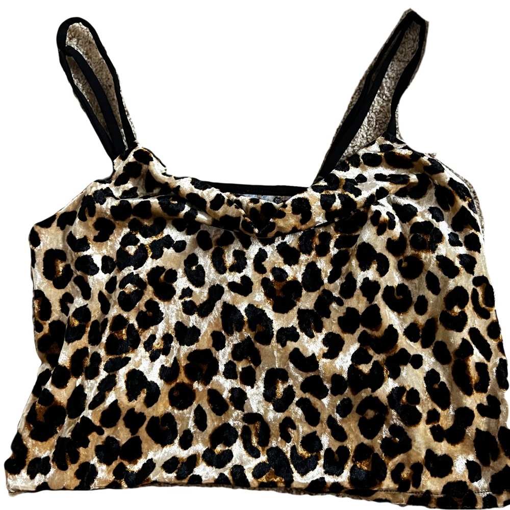 super cute and comfortable cheetah print spaghetti strap crop top